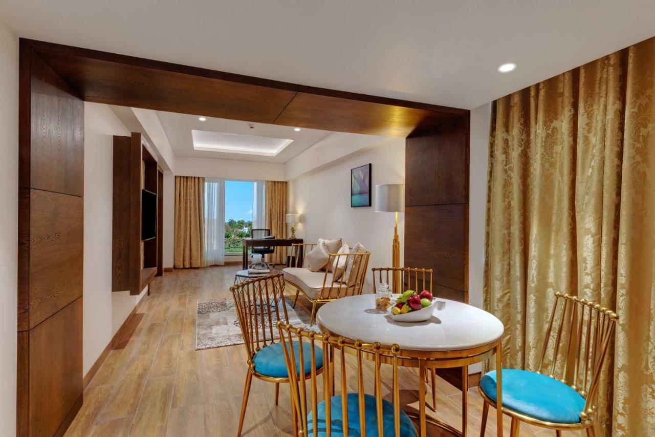 Hotel The Fern Residency, Satara Maharashtra Esterno foto